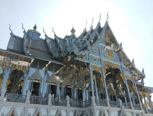 “タイの銀閣寺”とも称される　ワット プッタ プロムマヤーン